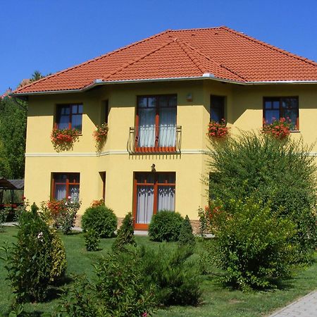 Voelgy Apartman Эгер Экстерьер фото