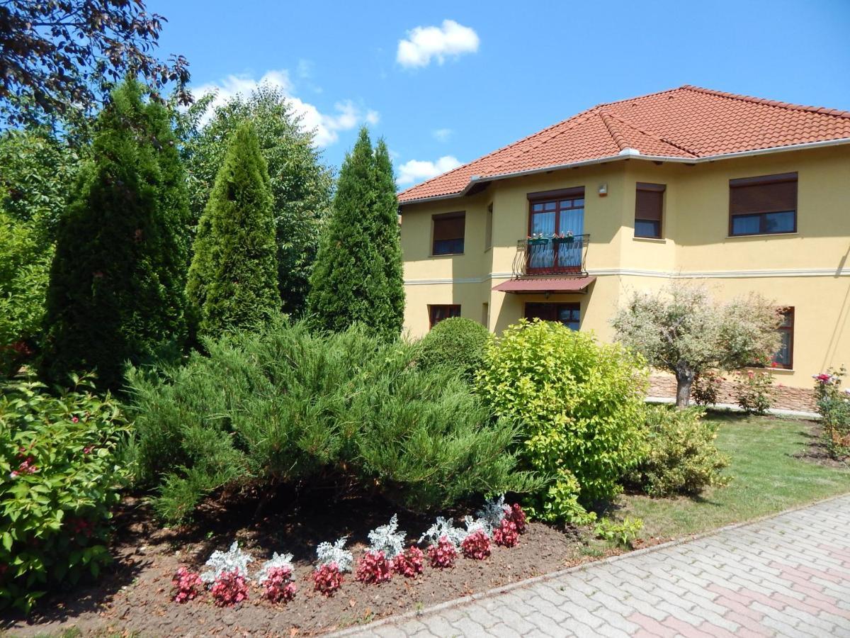 Voelgy Apartman Эгер Экстерьер фото